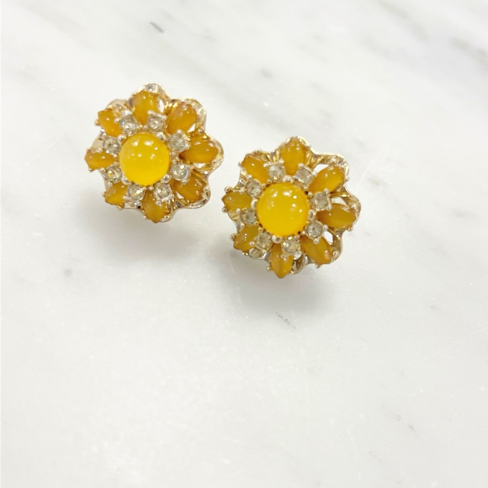 Banana Republic Golden Floral Post Earrings